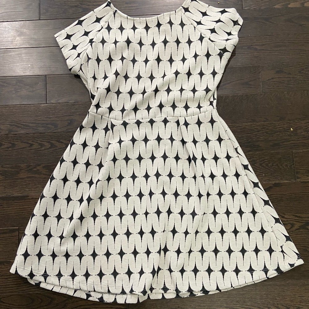 Renee C Cream and Black Knit Dress size M Petite